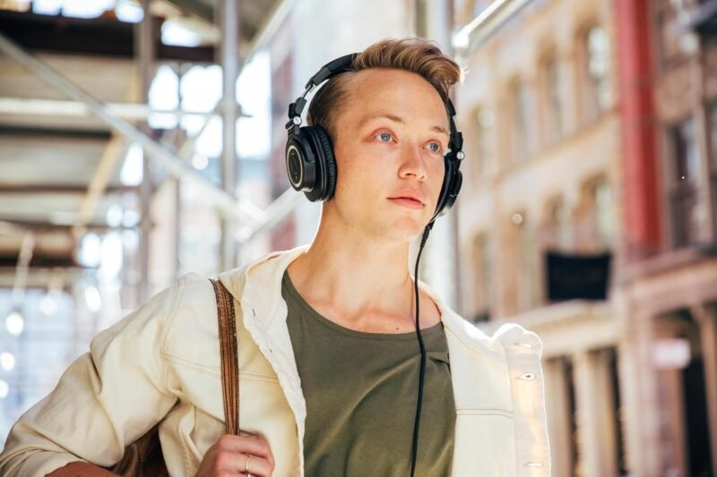 Audio-Technica ATH-M50x Professional Studio Monitor Headphones Black