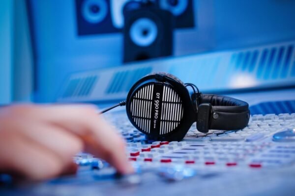 beyerdynamic DT 990 Pro 250 ohm Over-Ear Studio Headphones for Mixing, Mastering, and Editing